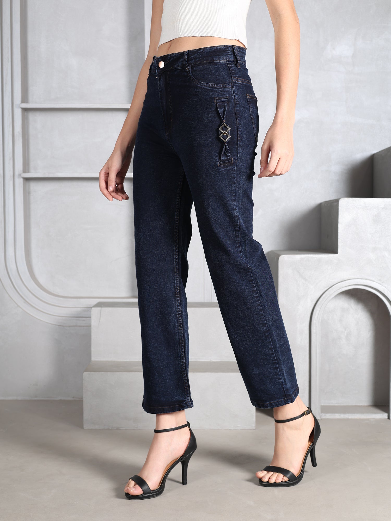 Pocket Design Navy Jeans