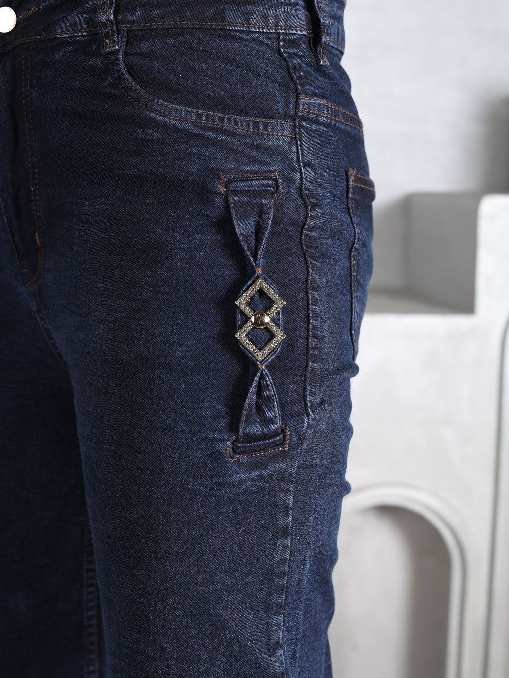 Pocket Design Navy Jeans