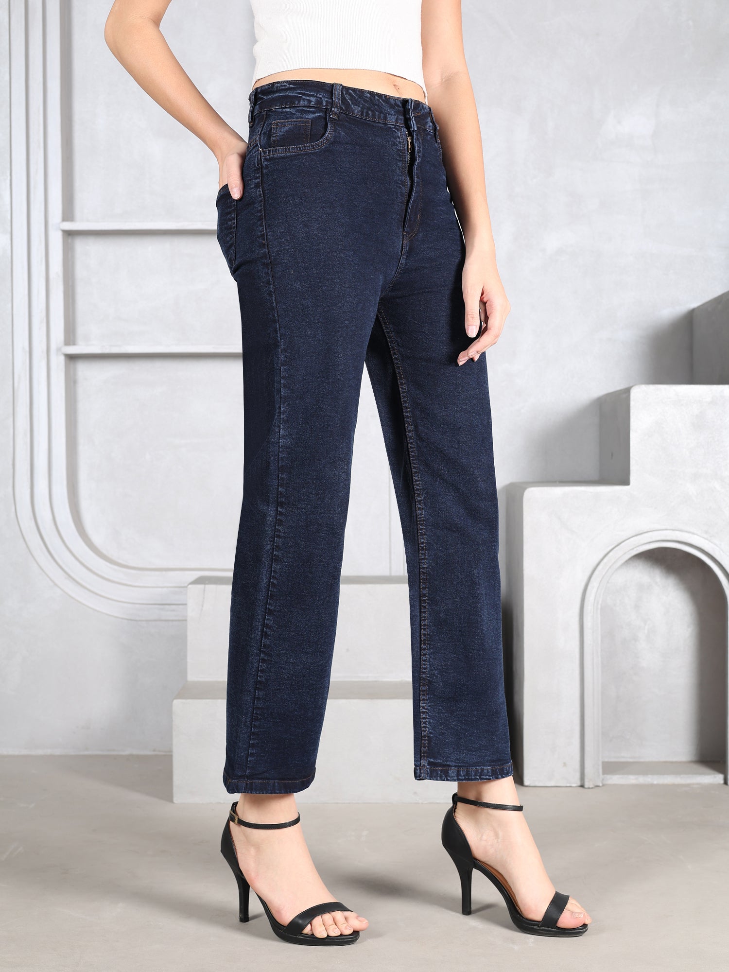 Pocket Design Navy Jeans