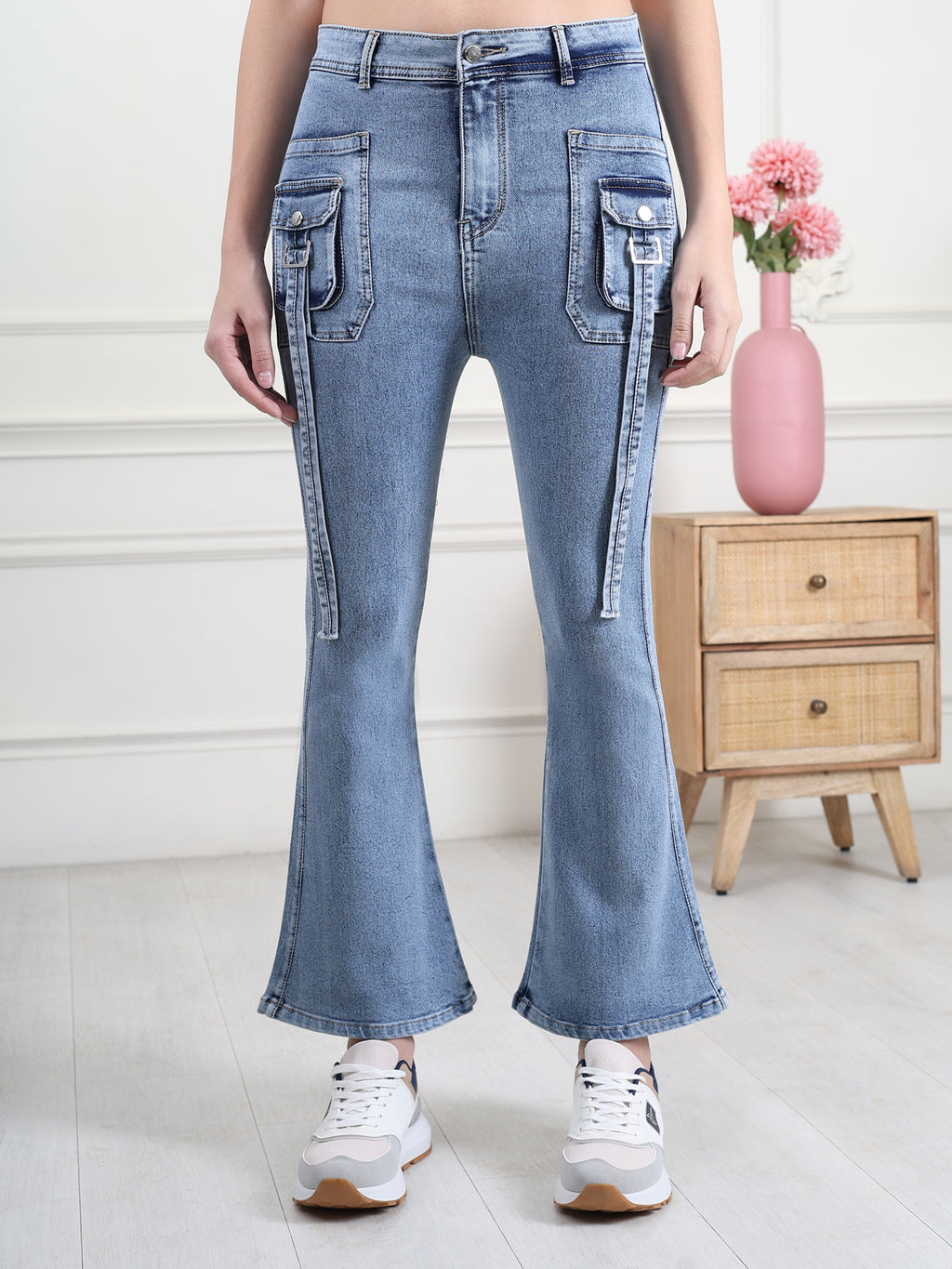 Boot-cut Pocketed Jean