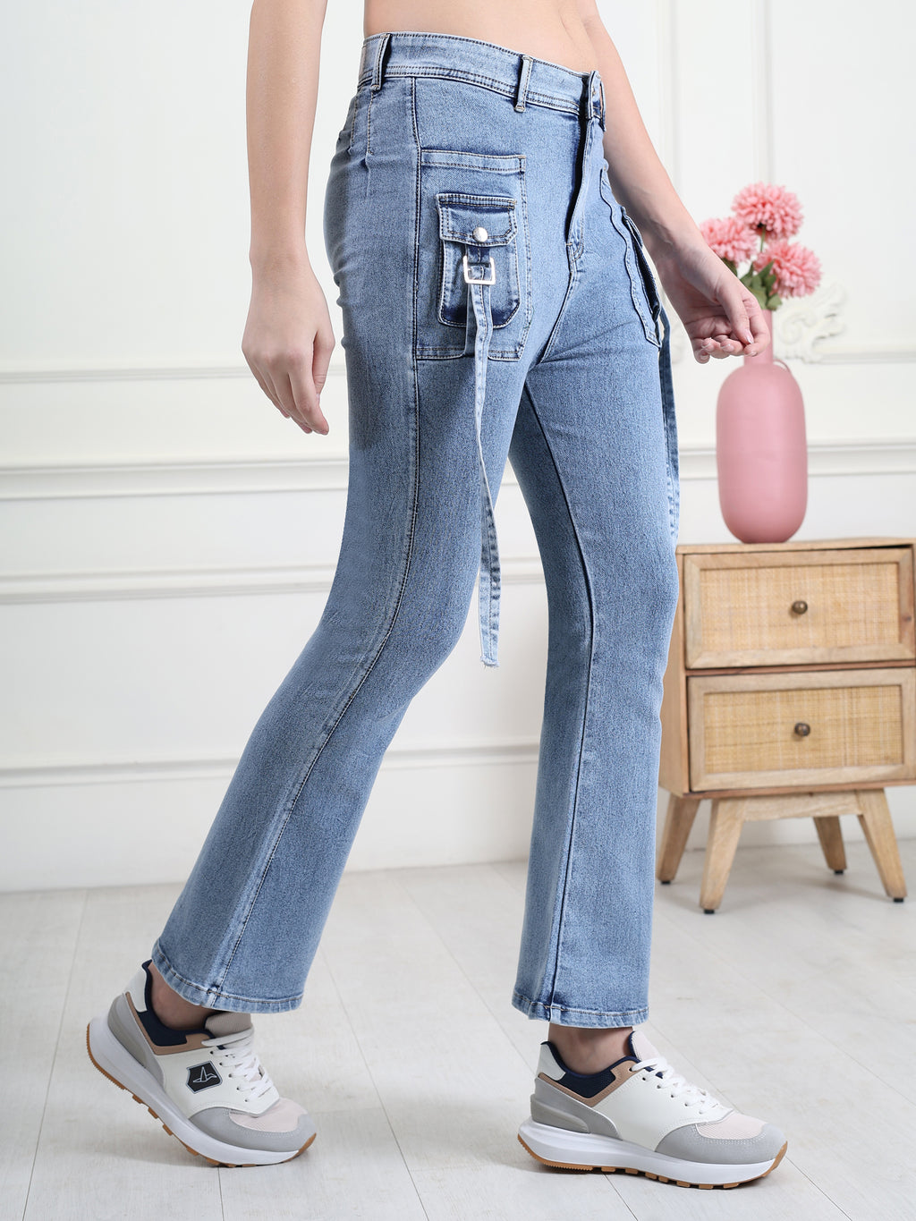 Boot-cut Pocketed Jean